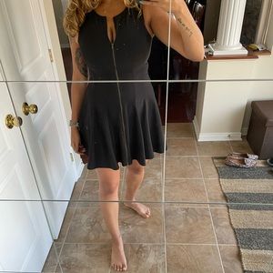 Super flattering little black dress